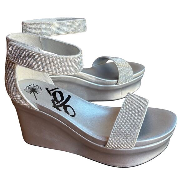 OTBT Status Wedge Rhinestone Covered Metallic Silver Platform Sandals size 9.5 - Picture 1 of 16